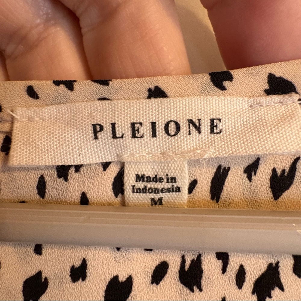 Pleione Women's Blouse Sz Medium Black & Cream Dotted Pullover Long Sleeve Work - Picture 3 of 6